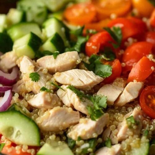 Ingrédients pour préparer une salade de quinoa au poulet