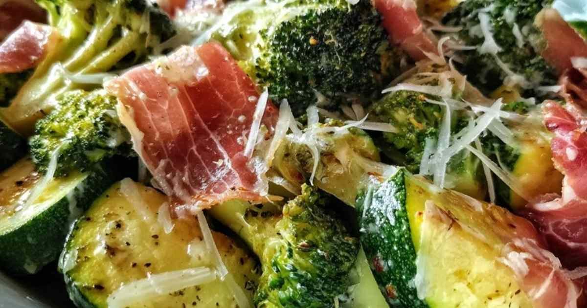 Courgettes poêlées aux brocolis avec crème fraîche et jambon
