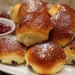Brioches yaourt raisins moelleuses finies petit déjeuner