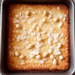 Gâteau aux flocons d'avoine léger coupé en parts