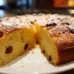 Tranche moelleux frangipane au rhum texture fondante raisins visibles