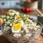 Salade thon œuf yaourt crémeuse et protéinée dans un bol